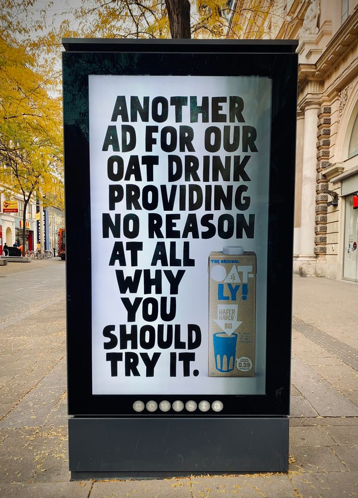 Advertising Without Signal: The Rise of the Grifter Equilibrium
