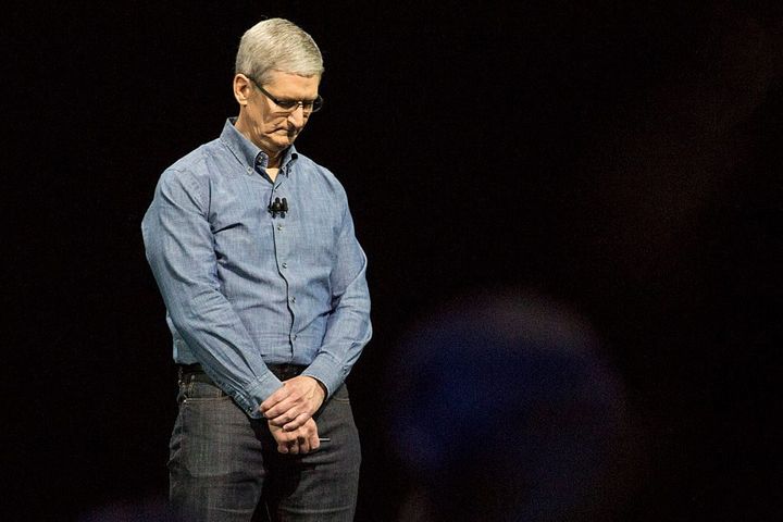 Time is running out for Tim Cook: Apple lacks strategic vision