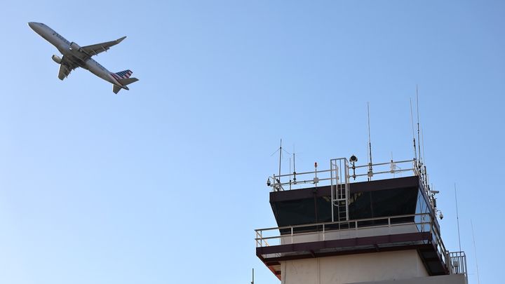 Air traffic controllers working without pay begin to call out sick