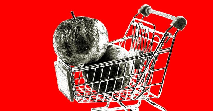 Using AI generated images to get refunds