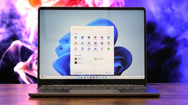 2025 was a disaster for Windows 11 as bugs and intrusive features erode trust