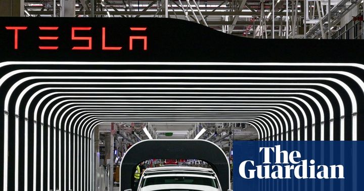 Tesla publishes analyst forecasts suggesting sales set to fall