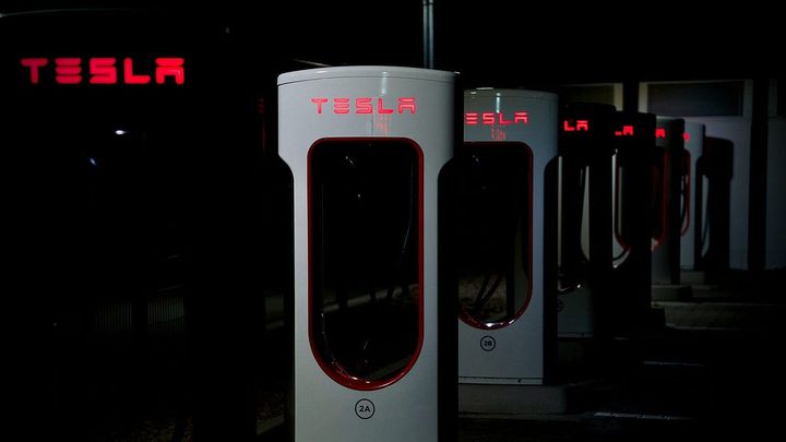 The Walls Are Closing in on Tesla