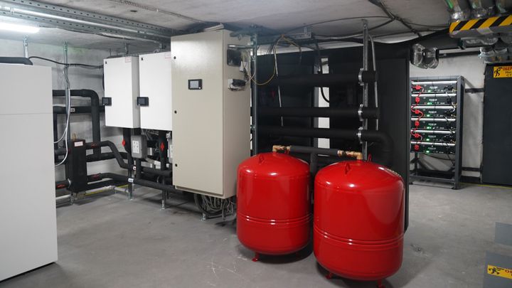 Greenpeace pilot brings heat pumps and solar to Ukrainian community