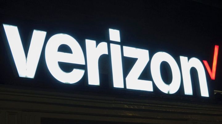 Verizon starts requiring 365 days of paid service before it will unlock phones
