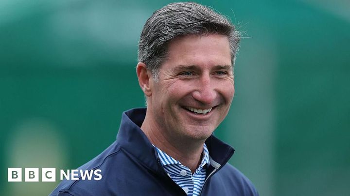 Starbucks scraps $250k cap on boss's use of company jet