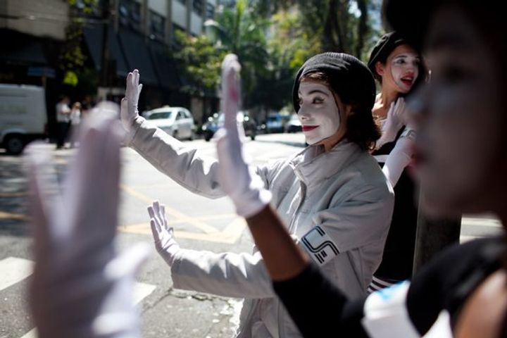 The Traffic Mimes of Bogotá