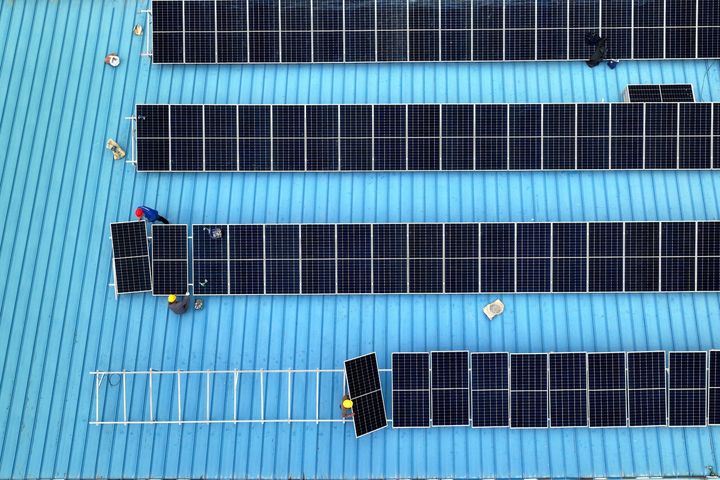 China's CO2 emissions have now been 'flat or falling' for 21 months