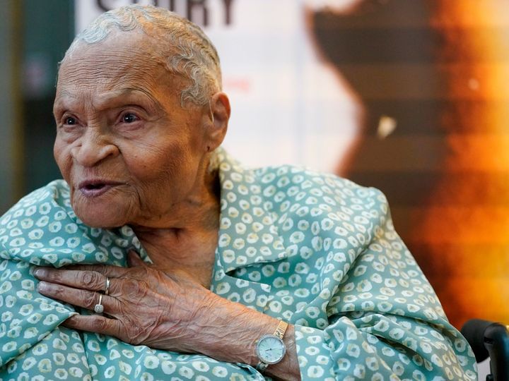 Viola Ford Fletcher, survivor of 1921 Tulsa Massacre, dies age 111