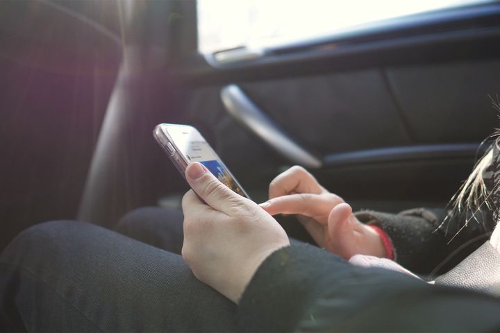 European parliament – Children should be at least 16 to access social media