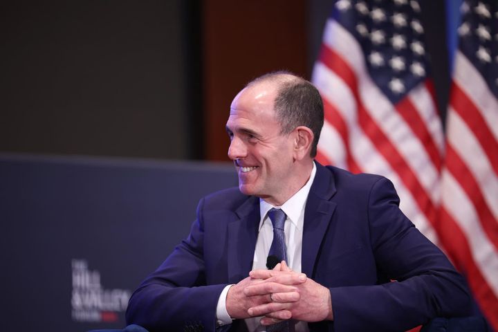 Airwallex Faces China Backdoor Allegations from Prominent VC