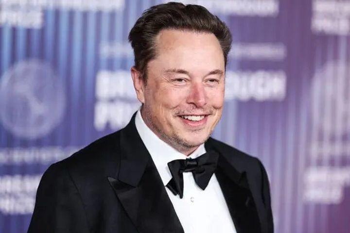Elon Musk Reveals How AI Could End Work and Money