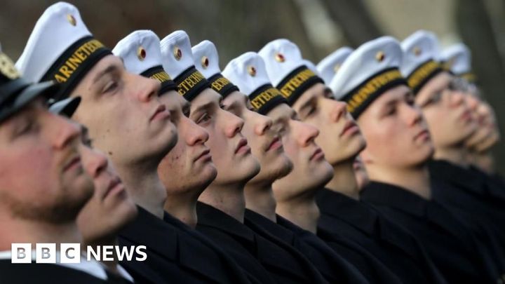 Germany votes to bring in voluntary military service programme for 18-year-olds