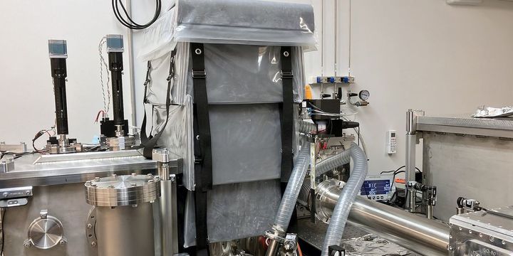 Room-Size Particle Accelerators Go Commercial