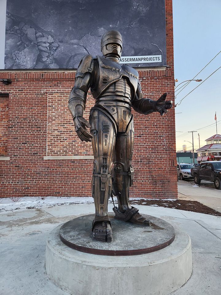 Robocop Statue