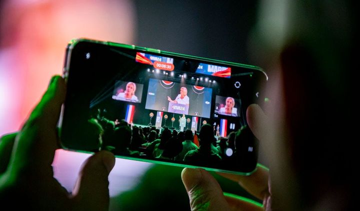 What's causing populism around the world? It's the Internet Stupid (Fukuyama)