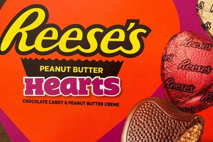 Grandson of Reese's Peanut Butter Cups inventor says Hershey is cutting corners
