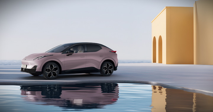 Chinese car crashes after voice command kills headlights