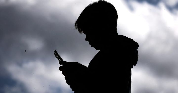 Resist 'dangerous and socially unacceptable' age checks for social media