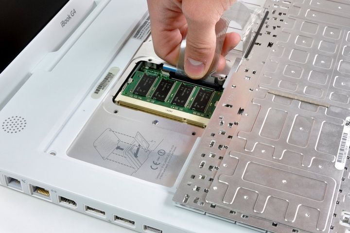 Apple Used to Design Its Laptops for Repairability