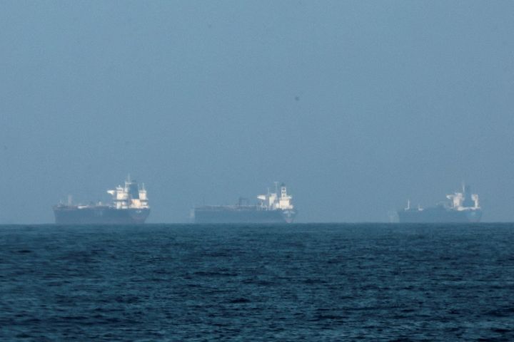 Iranian Shadow Fleet and Greek Affiliated Ships Lead Strait of Hormuz Transits